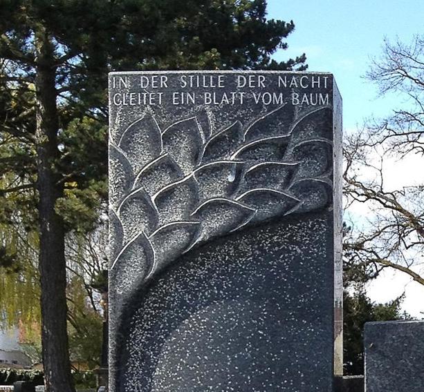 Schner Grabstein zweiteilig schwarz aus Granit - Farinole