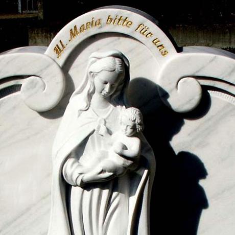 Grabmal Marmor klassisch wei mit Maria Figur - Madonna